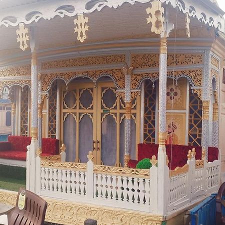 Heritage Geneva House Boat Srinagar  Bagian luar foto