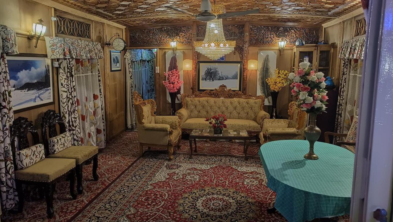 Heritage Geneva House Boat Srinagar  Bagian luar foto
