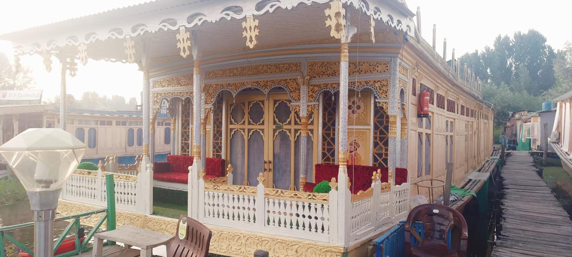 Heritage Geneva House Boat Srinagar  Bagian luar foto