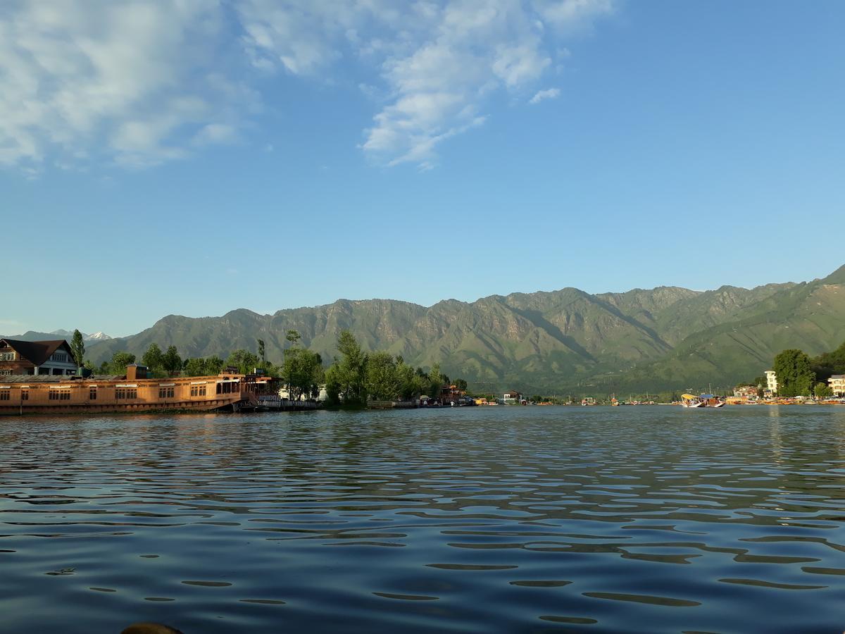 Heritage Geneva House Boat Srinagar  Bagian luar foto