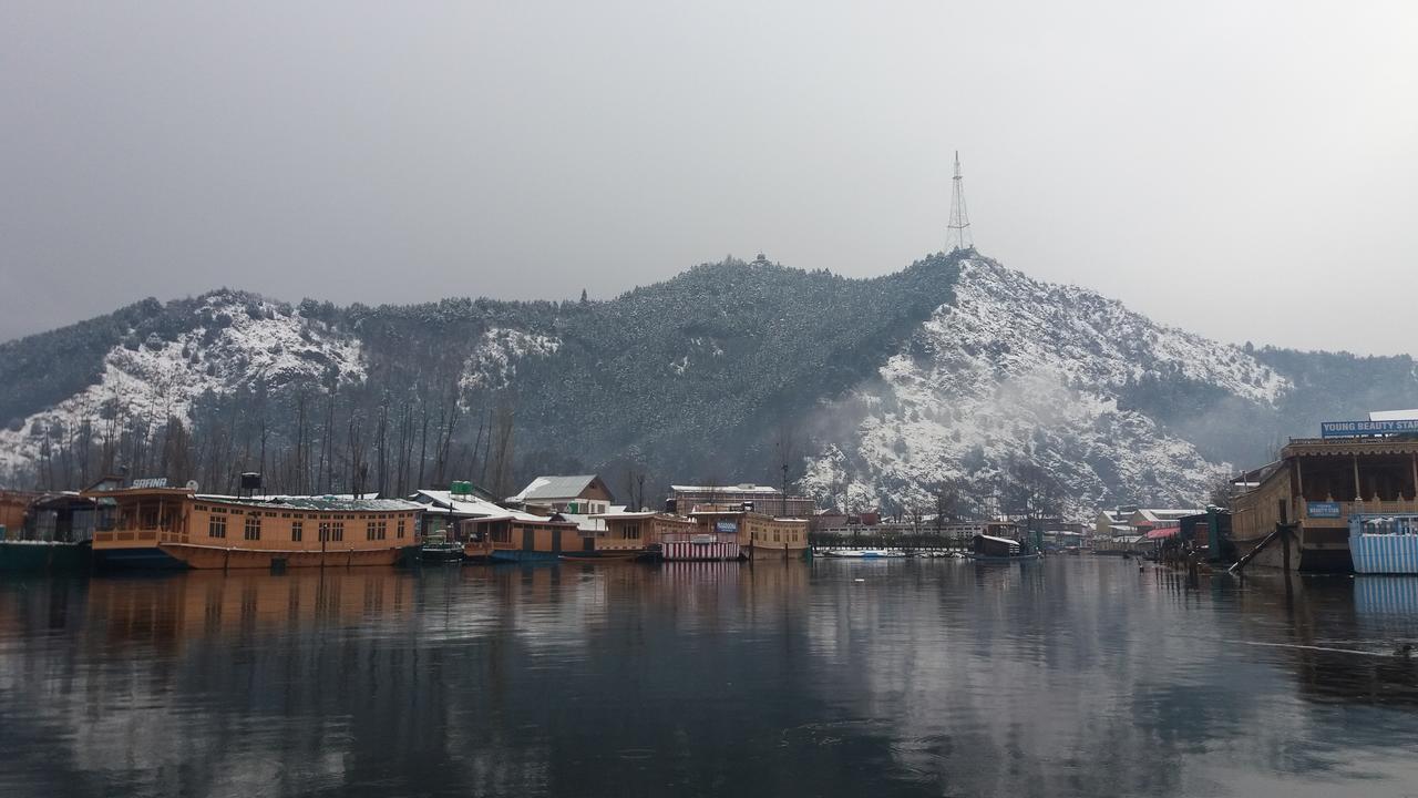 Heritage Geneva House Boat Srinagar  Bagian luar foto