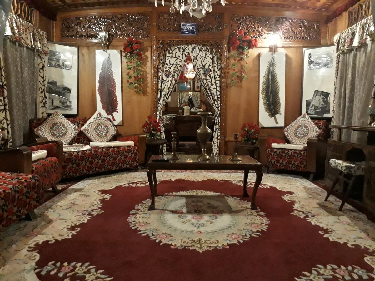 Heritage Geneva House Boat Srinagar  Bagian luar foto