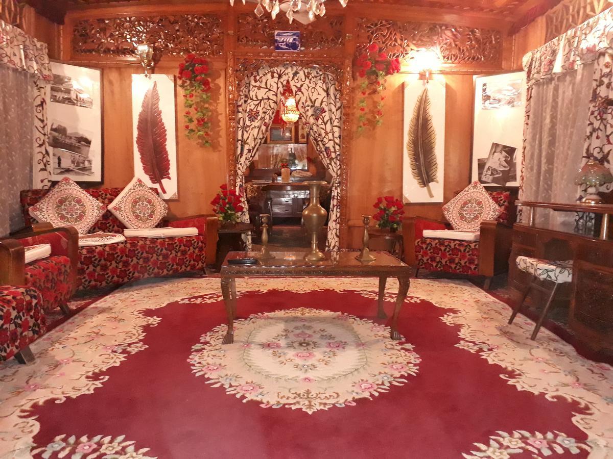 Heritage Geneva House Boat Srinagar  Bagian luar foto