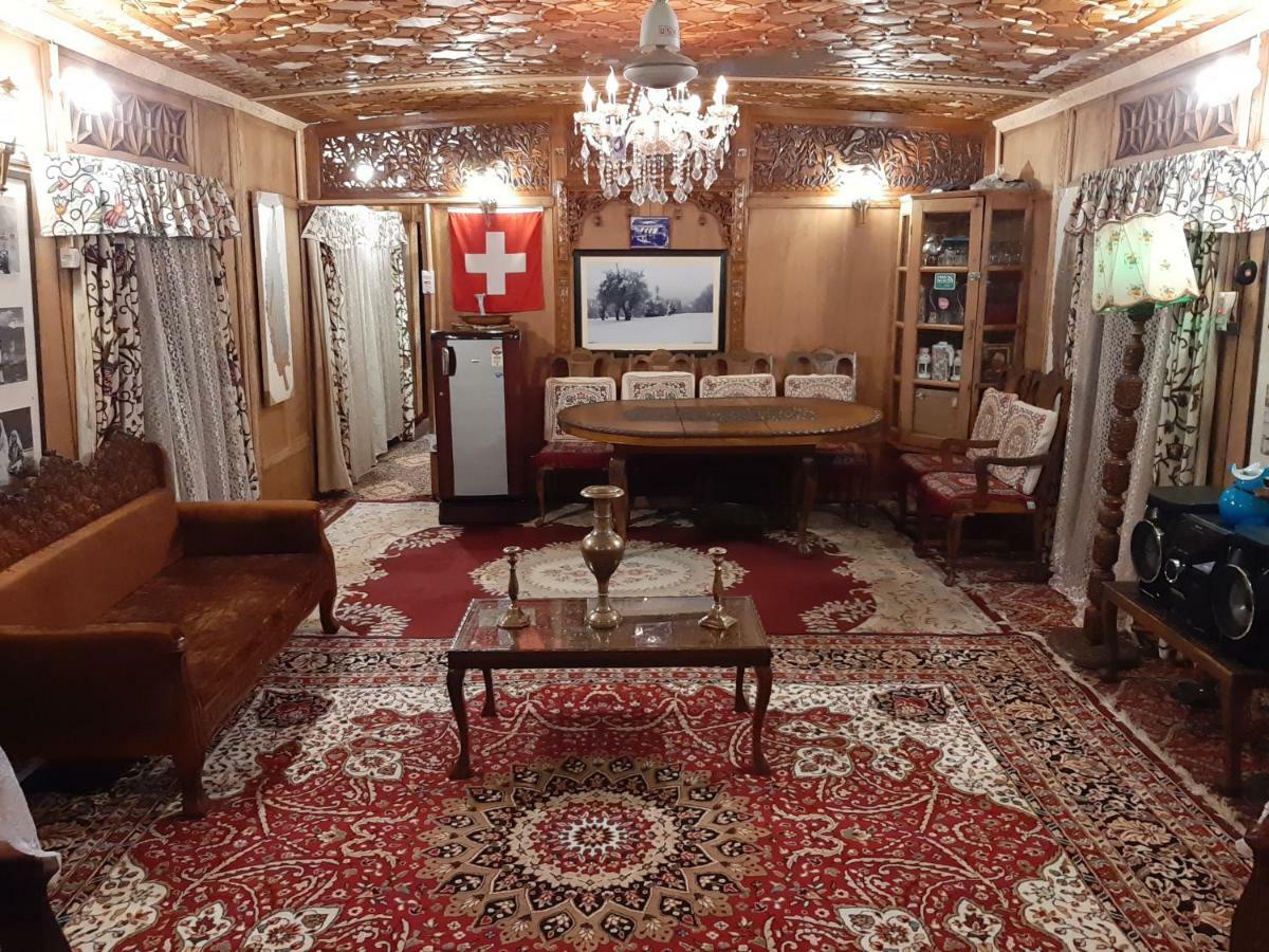 Heritage Geneva House Boat Srinagar  Bagian luar foto